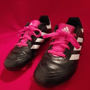 Adidas little girls soccer shoes sad 13K
